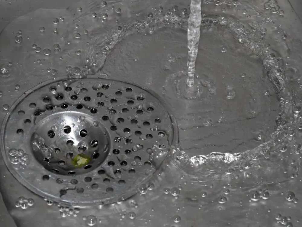 Desentupimento de pia em Itaipava: por que minha pia entope com tanta frequência?